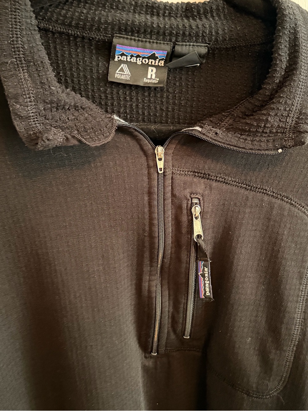 Patagonia Men’s Black Half-Zip Pullover - Picture 2 of 2